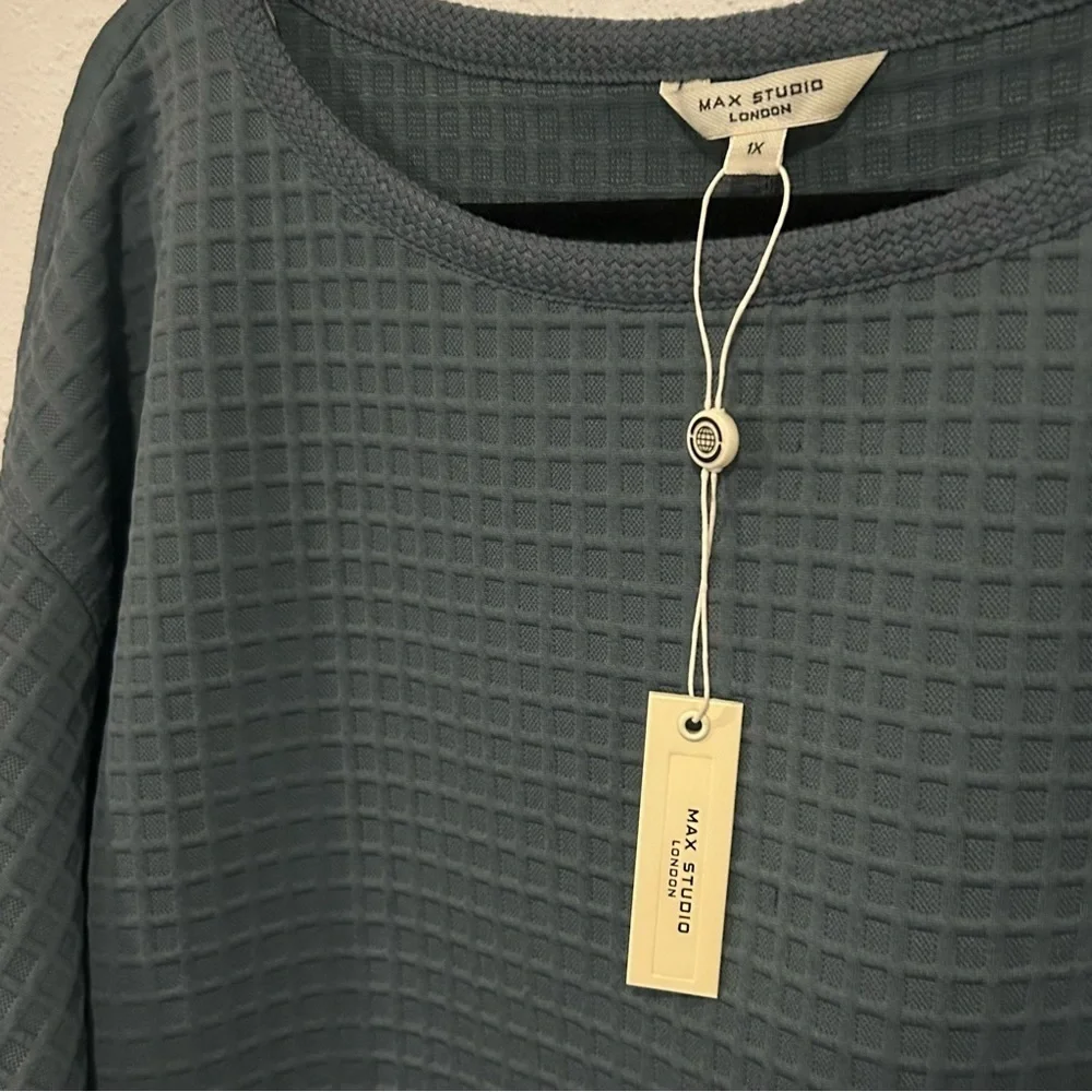 Max Studio London Light Blue Waffle Knit Women's Top Size 1X - Picture 2 of 4